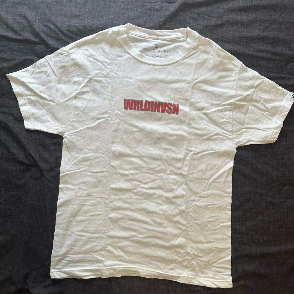 Men's White and Red T-shirt